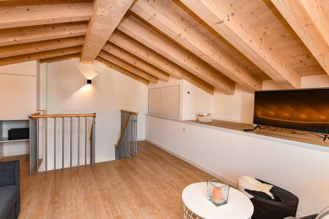 My Peschiera Family Home Deluxe ペスキエーラ・デル・ガルダ エクステリア 写真