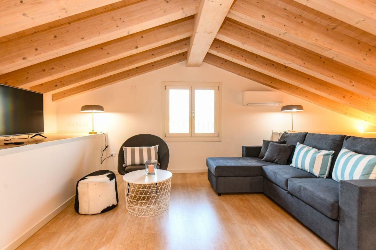 My Peschiera Family Home Deluxe ペスキエーラ・デル・ガルダ エクステリア 写真