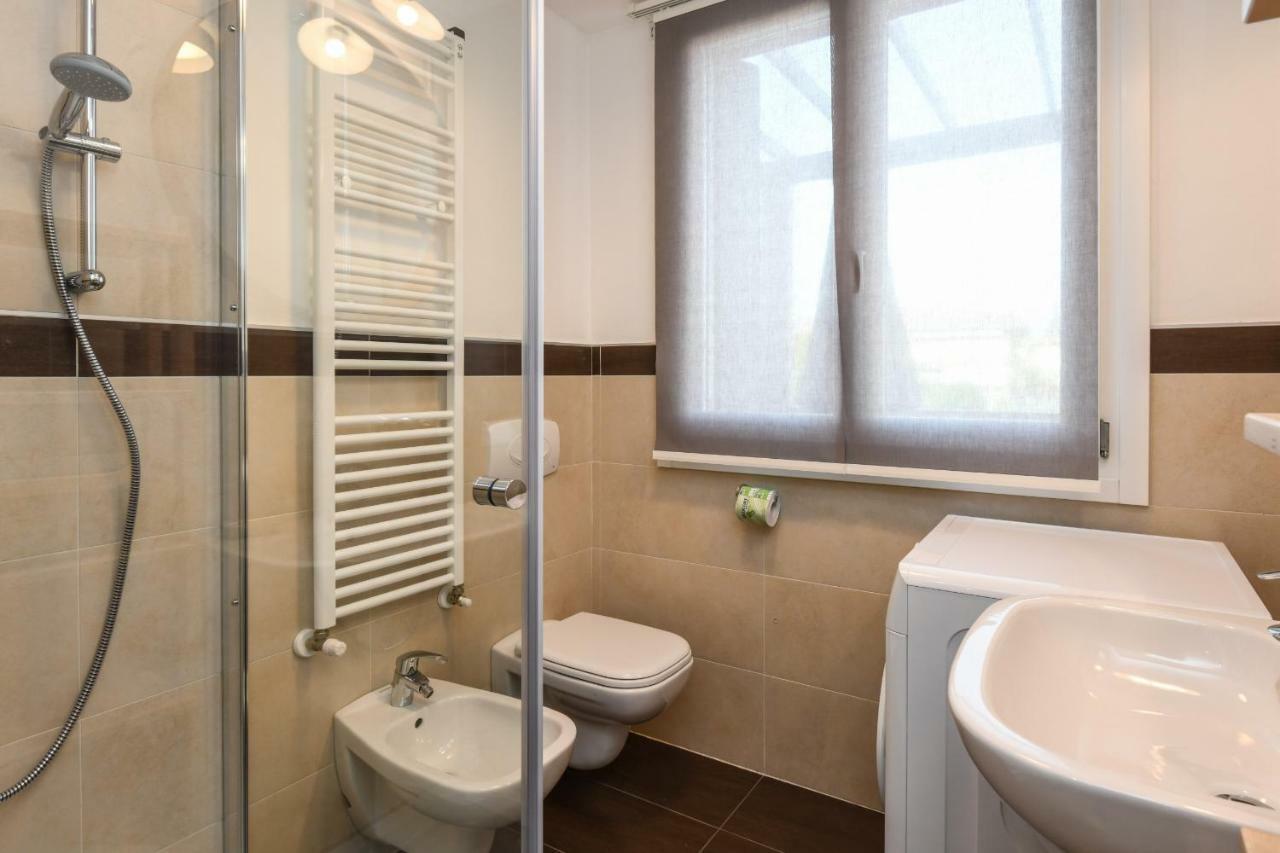 My Peschiera Family Home Deluxe ペスキエーラ・デル・ガルダ エクステリア 写真